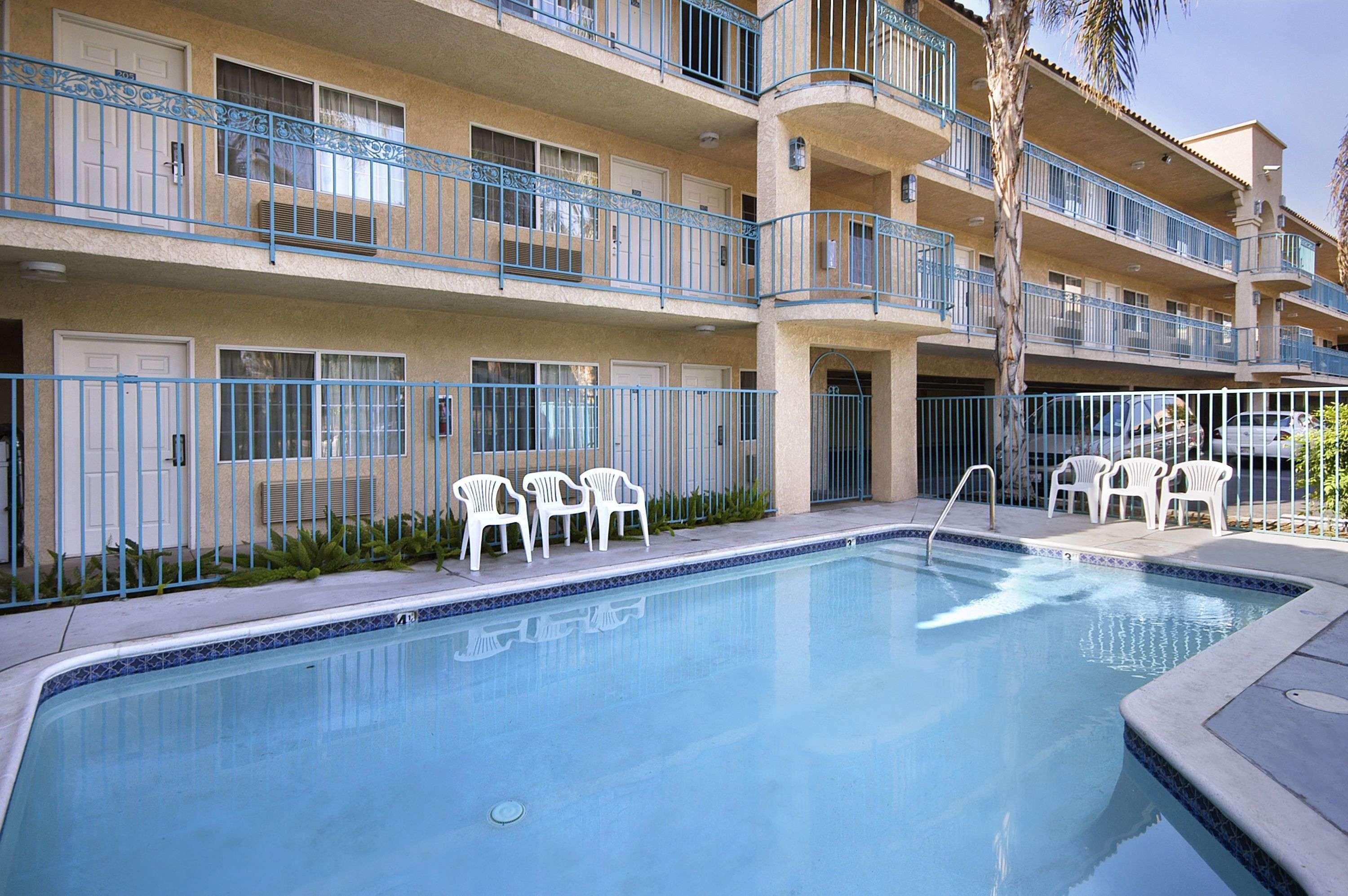 Days Inn By Wyndham Riverside Tyler Mall Esterno foto